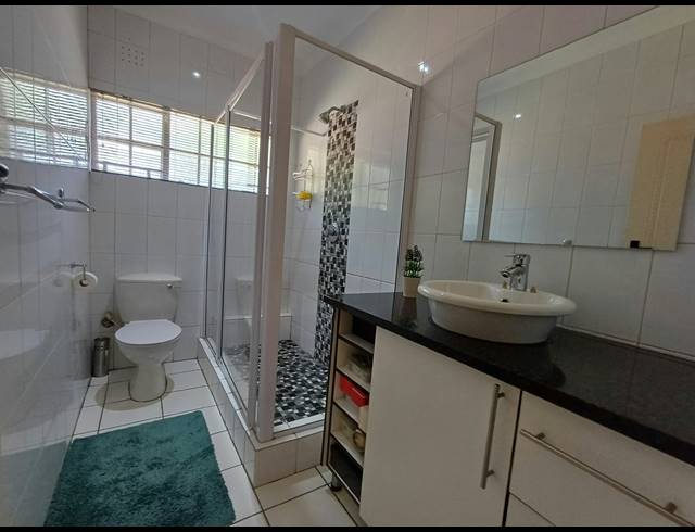 4 BEDROOM HOUSE FOR SALE IN DERSLEY